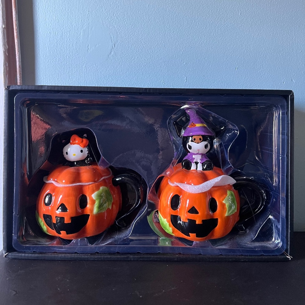 Hello kitty & Kuromi mug set